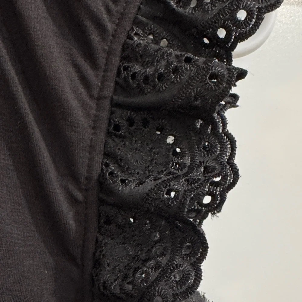 Women’s LC Lauren Conrad Lace ruffle sleeve Crewneck tank top - Picture 2 of 5